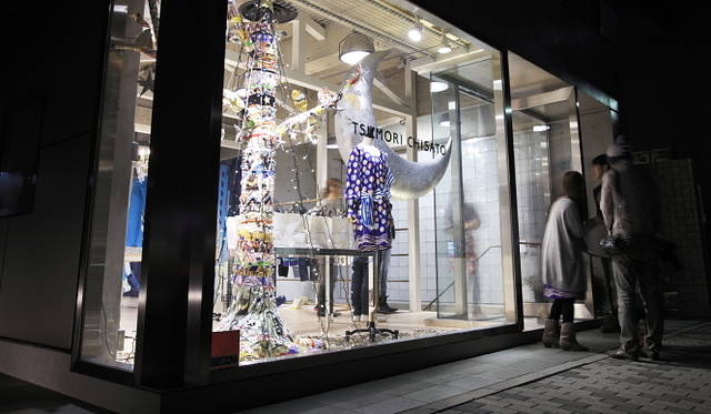 <b>デザイナー津森千里×スタイリスト島津由行</b>　ツモリチサト青山店