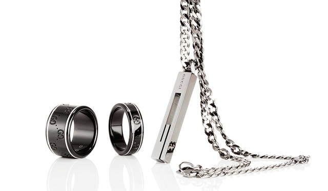 <b>GUCCI｜グッチ</b>　左から：リング（太）5万400円、リング（細）4万7250円、ネックレス 5万7750円