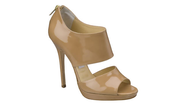 ジミー チュウ｜JIMMY CHOO｜ヌードカラーは今シーズンまず手に入れたいアイテム。パテント素材でシックに。オープントゥブーティ「PRIVATE」参考価格（JIMMY CHOO　Tel. 03-5413-1128）