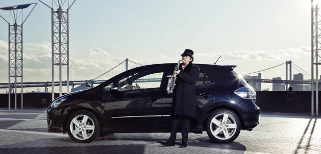 <em>菊地成孔｜TOYOTA BLADE｜トヨタ ブレイド</em>