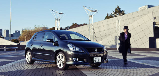 <em>菊地成孔｜TOYOTA BLADE｜トヨタ ブレイド</em>