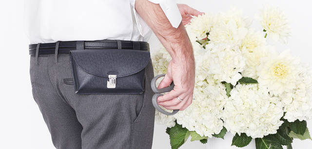 <strong>LOUIS VUITTON TAIGA｜ルイ・ヴィトン 「タイガ・ライン」</strong><br />  ベルト“サンチュール・ポシェット・リッジ（ボレアル）” 12万2850円［参考価格］