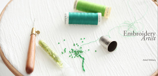 <strong>LOUIS VUITTON TAIGA｜ルイ・ヴィトン 「タイガ・ライン」</strong><br />  色とりどりのビーズや糸で身にまとう“物語”を紡いでいく。そんな刺しゅう作家に似合うタイガとは──