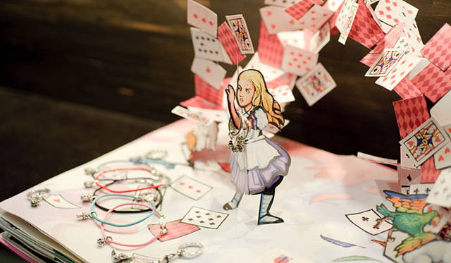 <b>CHROME HEARTS│クロムハーツ</b>　KZ ブレスレット（サテンリボンのブレスレット） 3万6750円、STACK RING 4万7250円