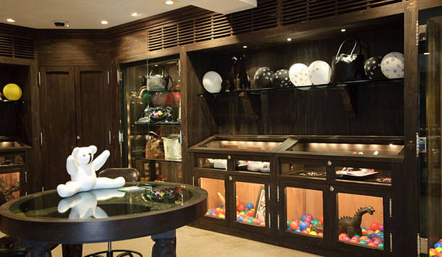 <b>CHROME HEARTS│クロムハーツ</b>　CHROME HEARTS TOKYO（クロムハーツ トーキョー） 1階・展示スペース