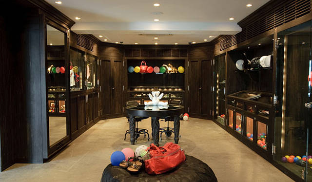 <b>CHROME HEARTS│クロムハーツ</b>　CHROME HEARTS TOKYO（クロムハーツ トーキョー） 1階・展示スペース