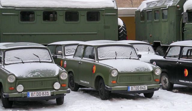 島田 明│旧東ドイツの国産車トラバント。いまや観光名物として陳列されていますが、実際、借りて運転できるそうです。