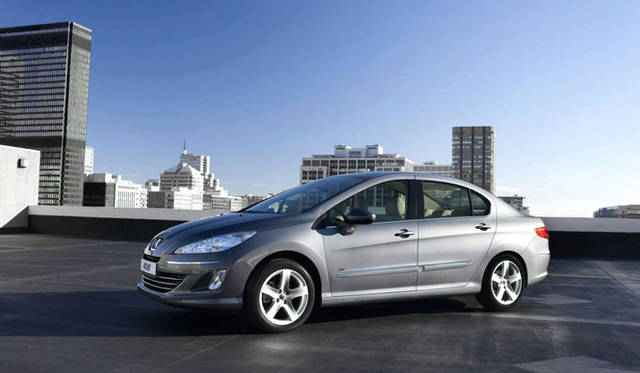 <em>Peugeot 408｜プジョー408</em>