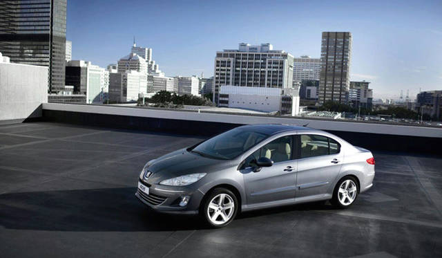 <em>Peugeot 408｜プジョー408</em>
