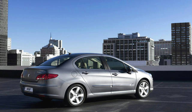 <em>Peugeot 408｜プジョー408</em>
