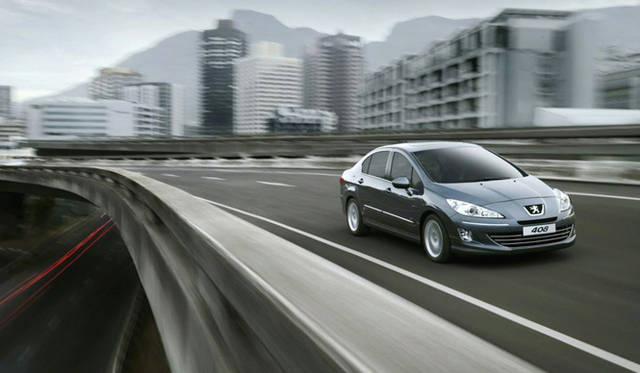 <em>Peugeot 408｜プジョー408</em>