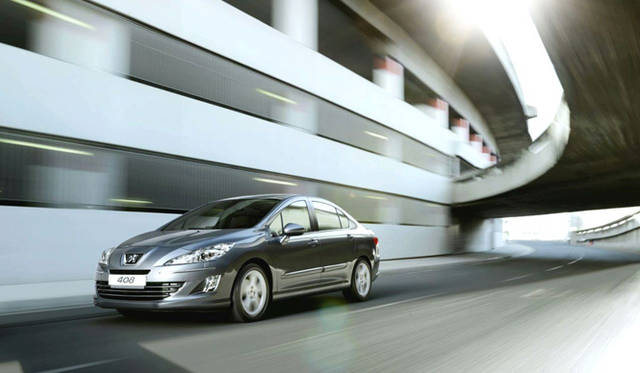 <em>Peugeot 408｜プジョー408</em>