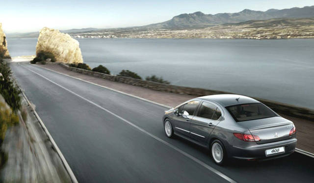 <em>Peugeot 408｜プジョー408</em>