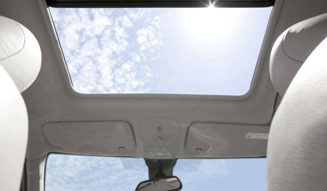 <em>Peugeot 408｜プジョー408</em>