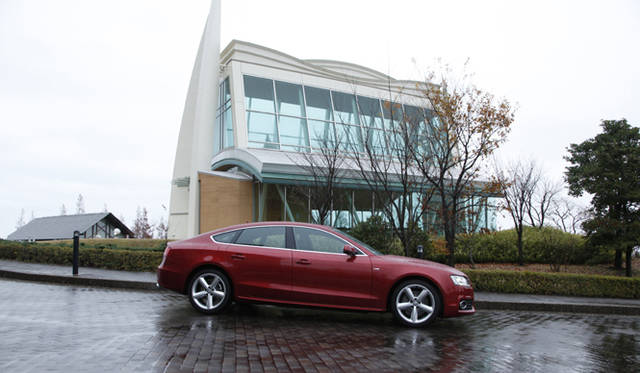 <em>Audi A5 SPORTSBACK｜アウディＡ５スポーツバック</em>
