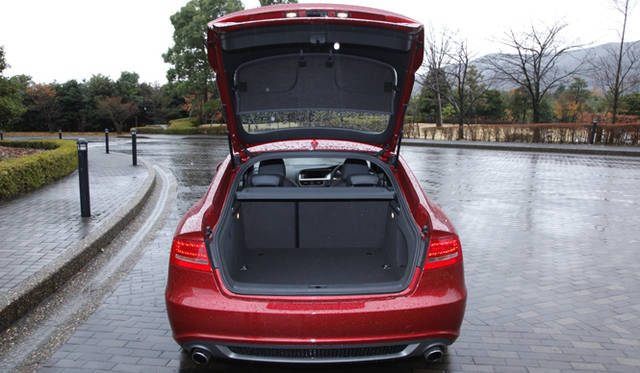 <em>Audi A5 SPORTSBACK｜アウディＡ５スポーツバック</em>
