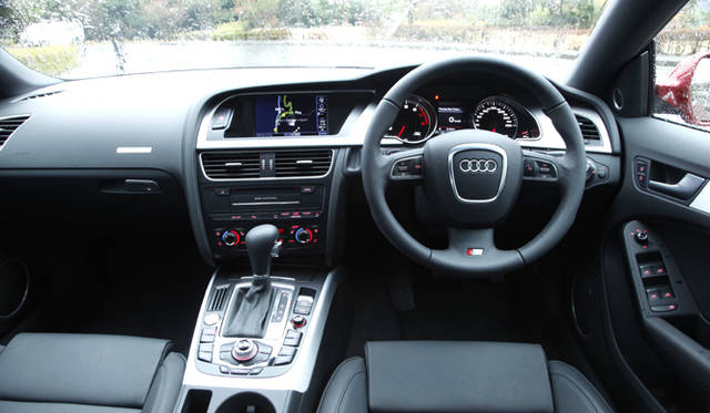 <em>Audi A5 SPORTSBACK｜アウディＡ５スポーツバック</em>