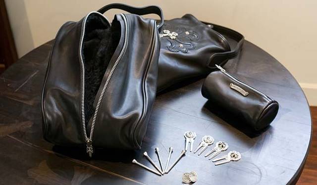 <b>CHROME HEARTS│クロムハーツ</b>　CHクロス 38万7450円、ゴルフシューズケース フィリグリークロス 45万1500円、ボールなどが入る円柱型ポーチ 6万4050円、ディボット 3万2550円、ティー 1万4700円、マーカー 1万4700円