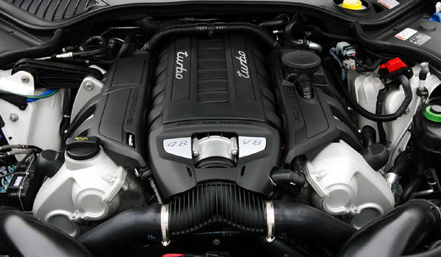 LONG TERM TEST｜日産GT-R スペックV 特別編 ポルシェ・パナメーラ