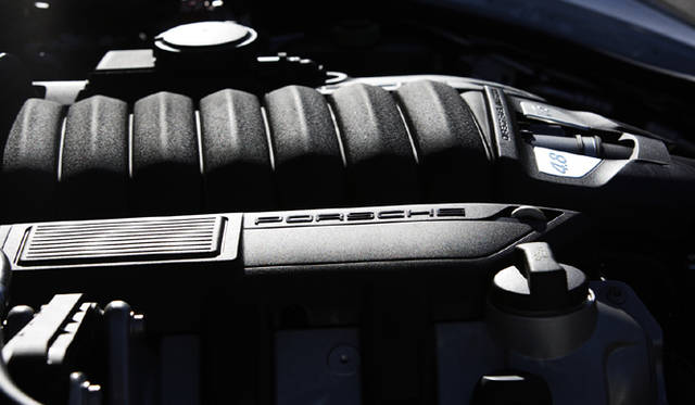 LONG TERM TEST｜日産GT-R スペックV 特別編 ポルシェ・パナメーラ