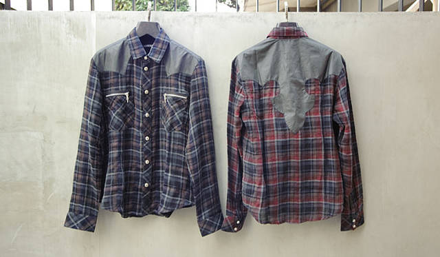 <b>CHROME HEARTS｜クロムハーツ</b>　メンズ2色展開チェックシャツに、さらにブラックコットンシャツも入荷。ウィメンズは別カラーでの展開あり。黒シャツ 12万750円、ガーゼチェックシャツ 12万8100円