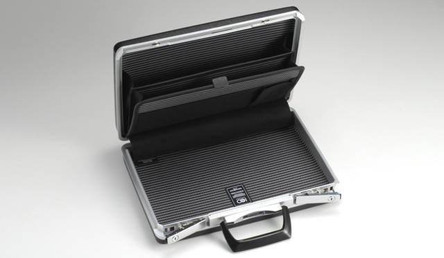 サムソナイト｜創業100周年記念商品第二弾 「サムソナイト・ブラックレーベル アタッシェ センティナリー」