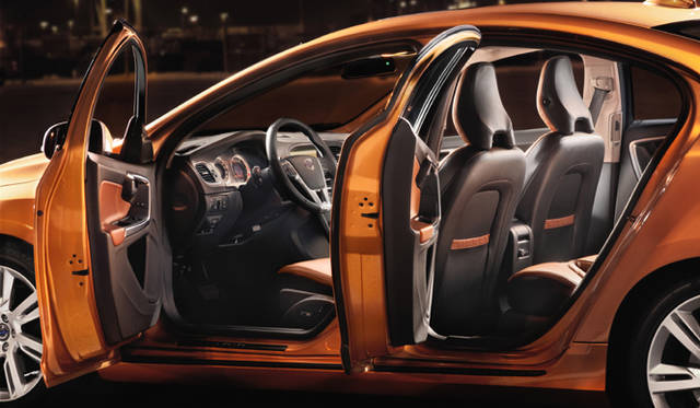 <b>VOLVO S60｜ボルボ S60</b>