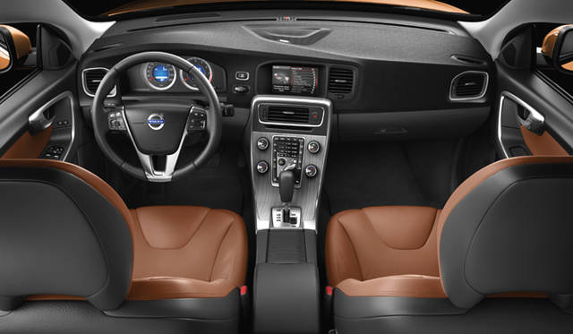 <b>VOLVO S60｜ボルボ S60</b>