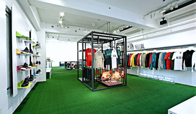 ナイキ｜スペシャルプロジェクト 「NSW STORE by HEAD PORTER PLUS」