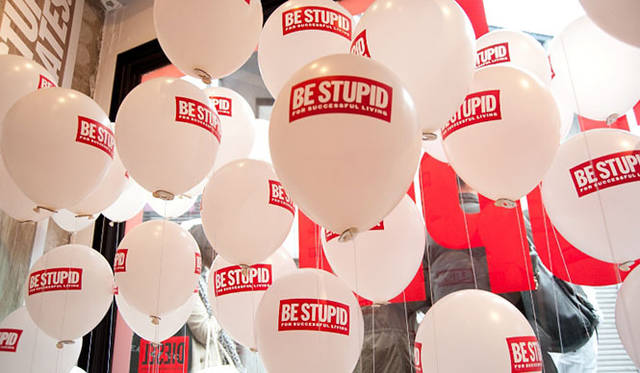 ディーゼル｜原宿に出現した 「BE STUPID STORE」