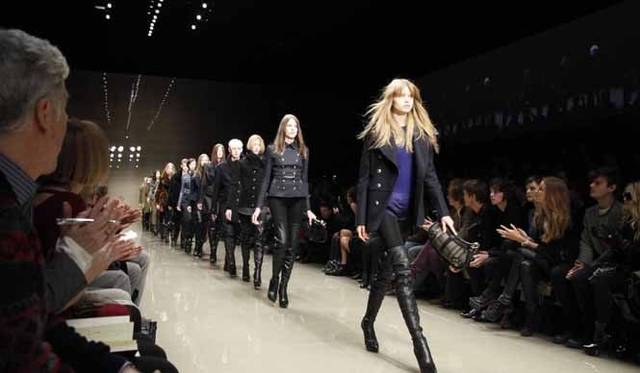 <strong>バーバリー｜BURBERRY</strong>  ショーのフィナーレ。