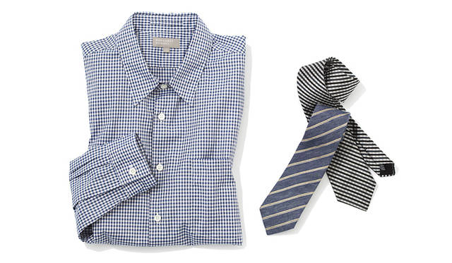 　シャツ 2万7300円、チェックのタイ1万3150円、ストライプのタイ 1万500円