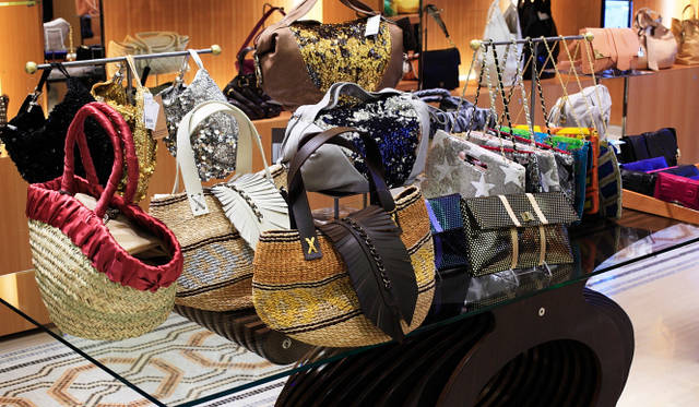 バーニーズ　ニューヨーク｜バーニーズ　ニューヨーク神戸店 1階