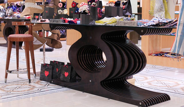 バーニーズ　ニューヨーク｜バーニーズ　ニューヨーク神戸店 1階