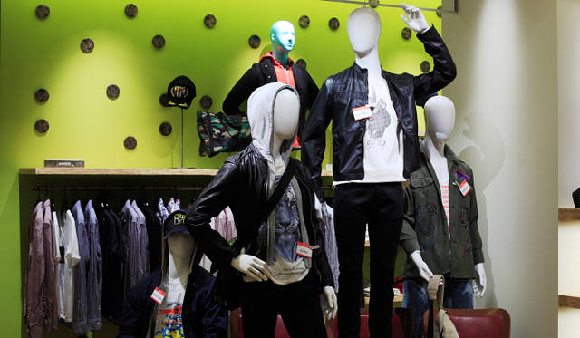 バーニーズ　ニューヨーク｜バーニーズ　ニューヨーク神戸店 地下1階