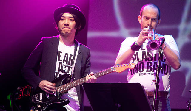 YOKO ONO PLASTIC ONO BAND｜BROOKLYN ACADEMY OF MUSIC FEBRUARY 16th 2010｜小山田圭吾（ザ・コーネリアス・グループ）、マイケル・レオンハート（Michael Leonhart / プラスティック・オノ・バンド）