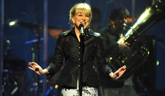 YOKO ONO PLASTIC ONO BAND｜BROOKLYN ACADEMY OF MUSIC FEBRUARY 16th 2010｜ベット・ミドラー