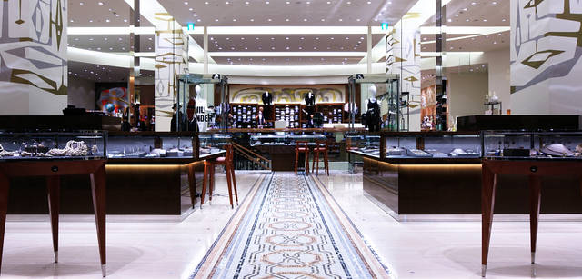 BARNEYS NEW YORK｜バーニーズ　ニューヨーク神戸店 1階