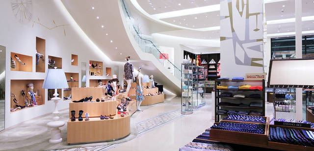 BARNEYS NEW YORK｜バーニーズ　ニューヨーク神戸店 1階