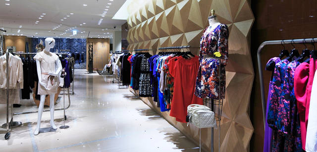 BARNEYS NEW YORK｜バーニーズ　ニューヨーク神戸店 2階