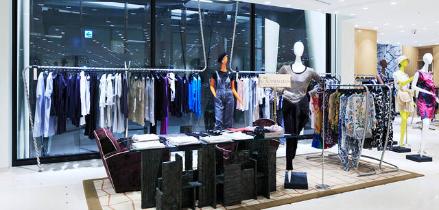 BARNEYS NEW YORK｜バーニーズ　ニューヨーク神戸店 2階