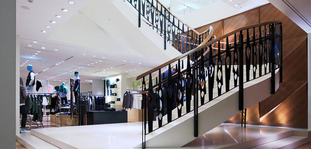 BARNEYS NEW YORK｜バーニーズ　ニューヨーク神戸店 地下1階