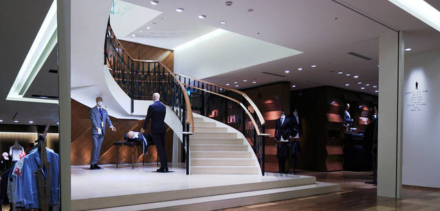 BARNEYS NEW YORK｜バーニーズ　ニューヨーク神戸店 地下1階