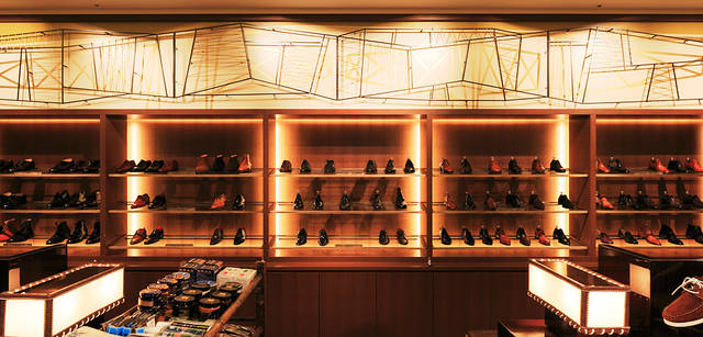 BARNEYS NEW YORK｜バーニーズ　ニューヨーク神戸店 地下1階