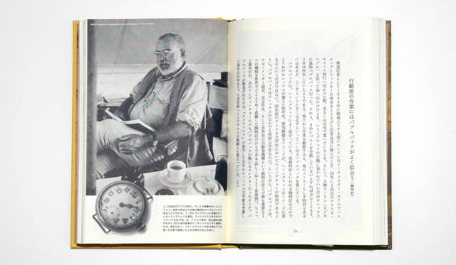 BOOK｜ 『ヘミングウェイの流儀 Hemingway’s Favorites』　2度目のアフリカ・サファリ旅行。左腕にロレックスの腕時計バブルバックが巻かれている。