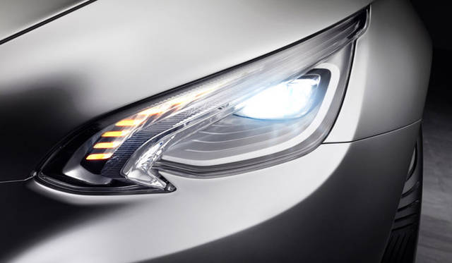 <b>Mercedes-Benz F800 Style｜メルセデス・ベンツ F800スタイル</b>