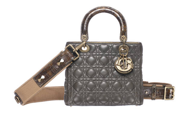 Dior｜ディオール｜「職人達が支えるクリエーション」｜ディオールのアイコンバッグ「レディ ディオール」にあらたなシリーズが登場。斜めがけのできるストラップがカジュアルな印象のバッグ。ミリタリーテイストが新鮮。バッグ「レディ ディオール」（伊勢丹限定10個）61万9500円