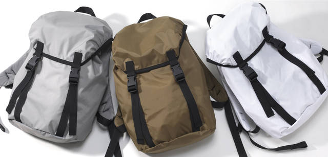 　アイグーリーとMHL.のコラボレーション・デイパック 各1万5750 円