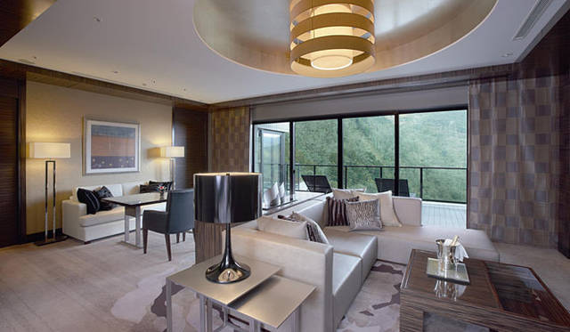 リゾートトラスト｜エクシブ箱根離宮｜Sタイプ客室 リビング