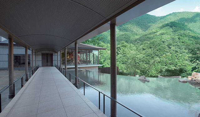 リゾートトラスト｜エクシブ箱根離宮｜日本料理レストラン「箱根華暦」アプローチ